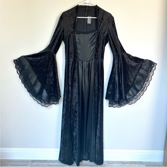 Lip Service Dresses & Skirts - Lip Service Vintage Crushed Velvet Goth Witch Renaissance Dress L